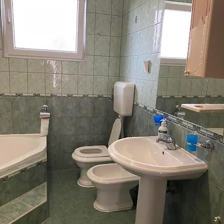 Apartman White House 1 *